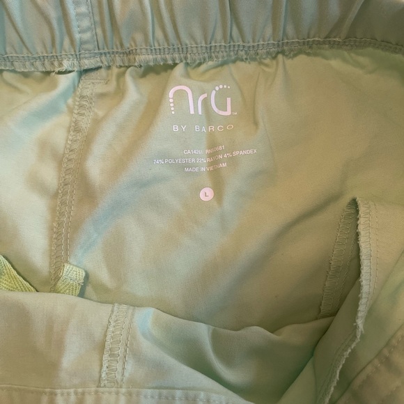 Scrub Set - Picture 4 of 4